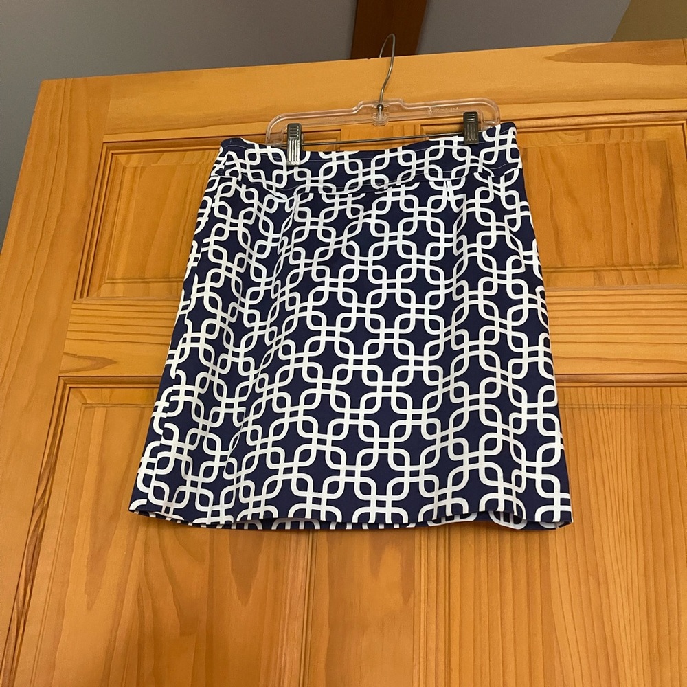 $5 with purchase of other item Skirtin Around navy and white cotton skirt Size 2